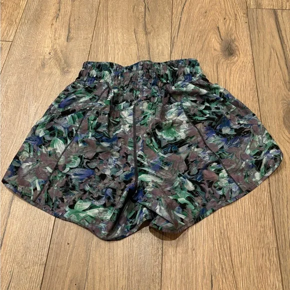 LULULEMON Track That 5" Short Rapid Flourish Multi Size 4 - Picture 12 of 14